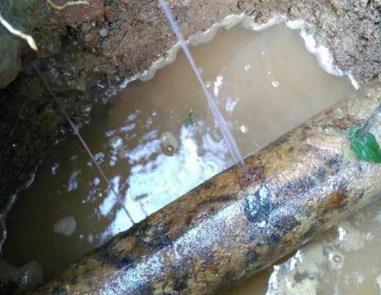 淳安楼顶渗水维修公司分享下地暖漏水的原因及检测方法。